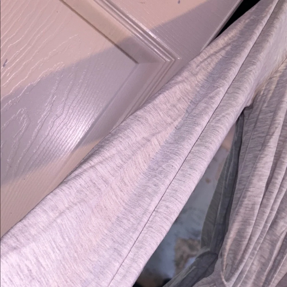 Hanro Light Gray Robe - Picture 3 of 6